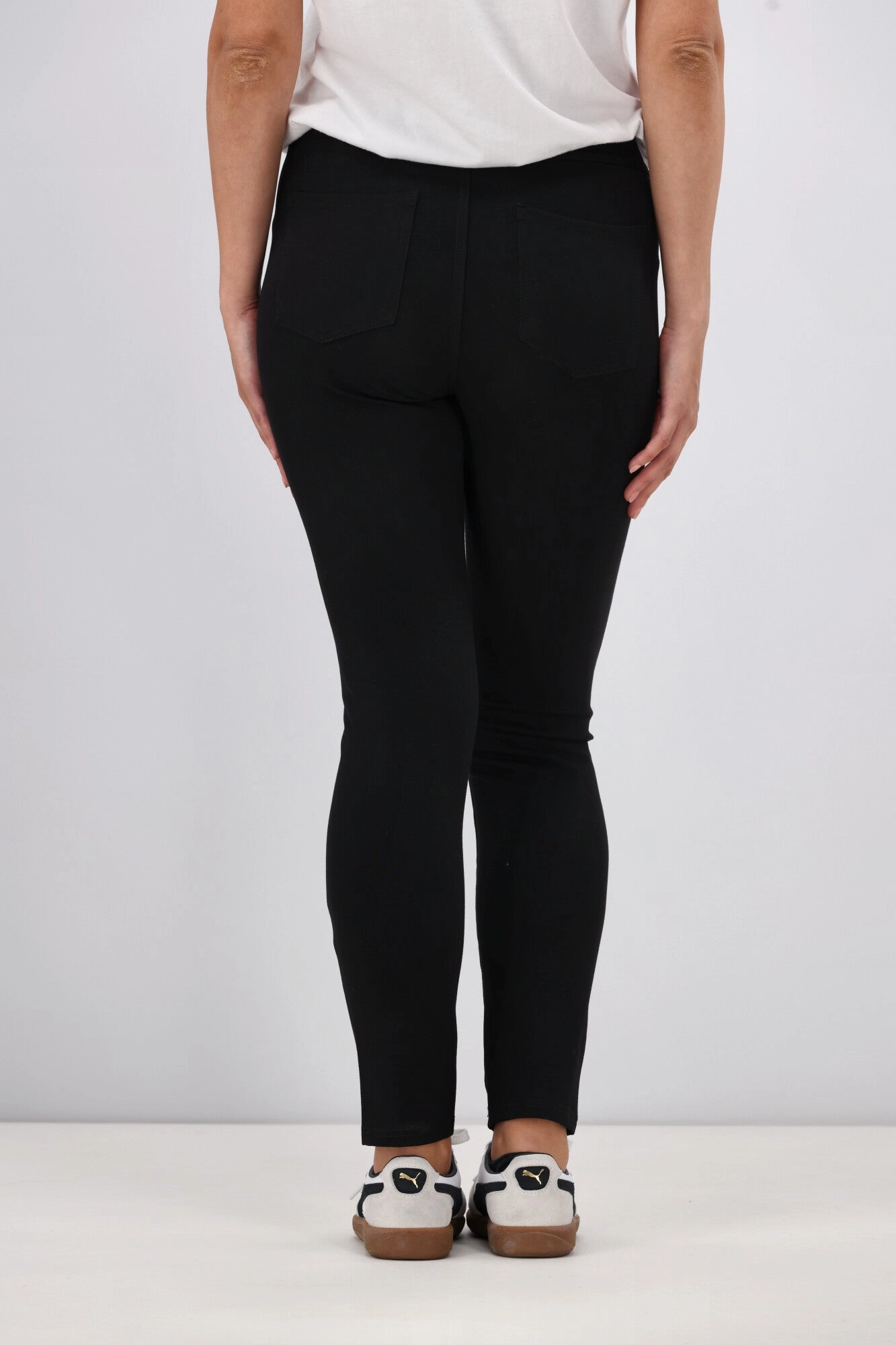 Wakee Denim Moxy Pull On Jean Black