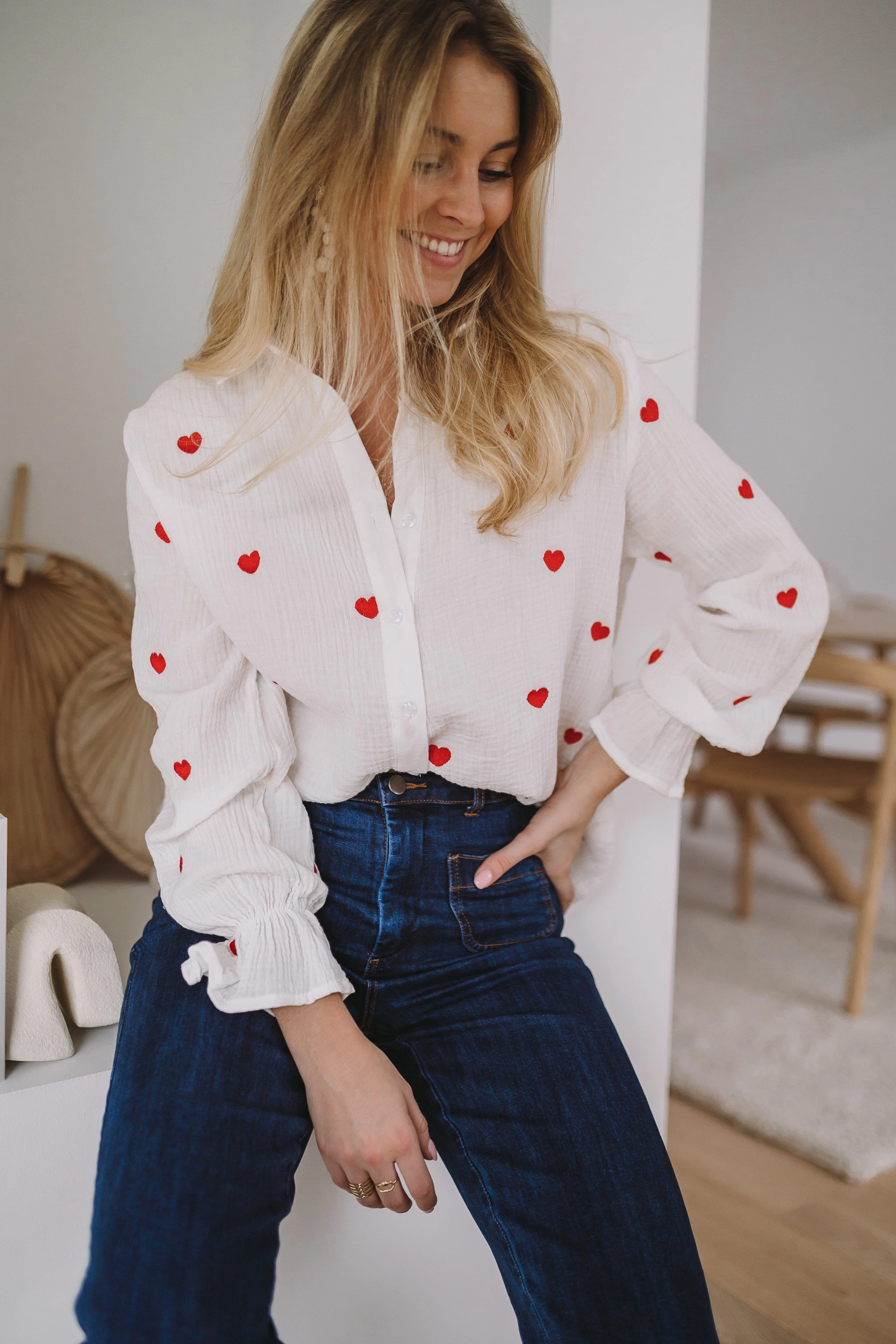 White Vicky Shirt with Red Hearts