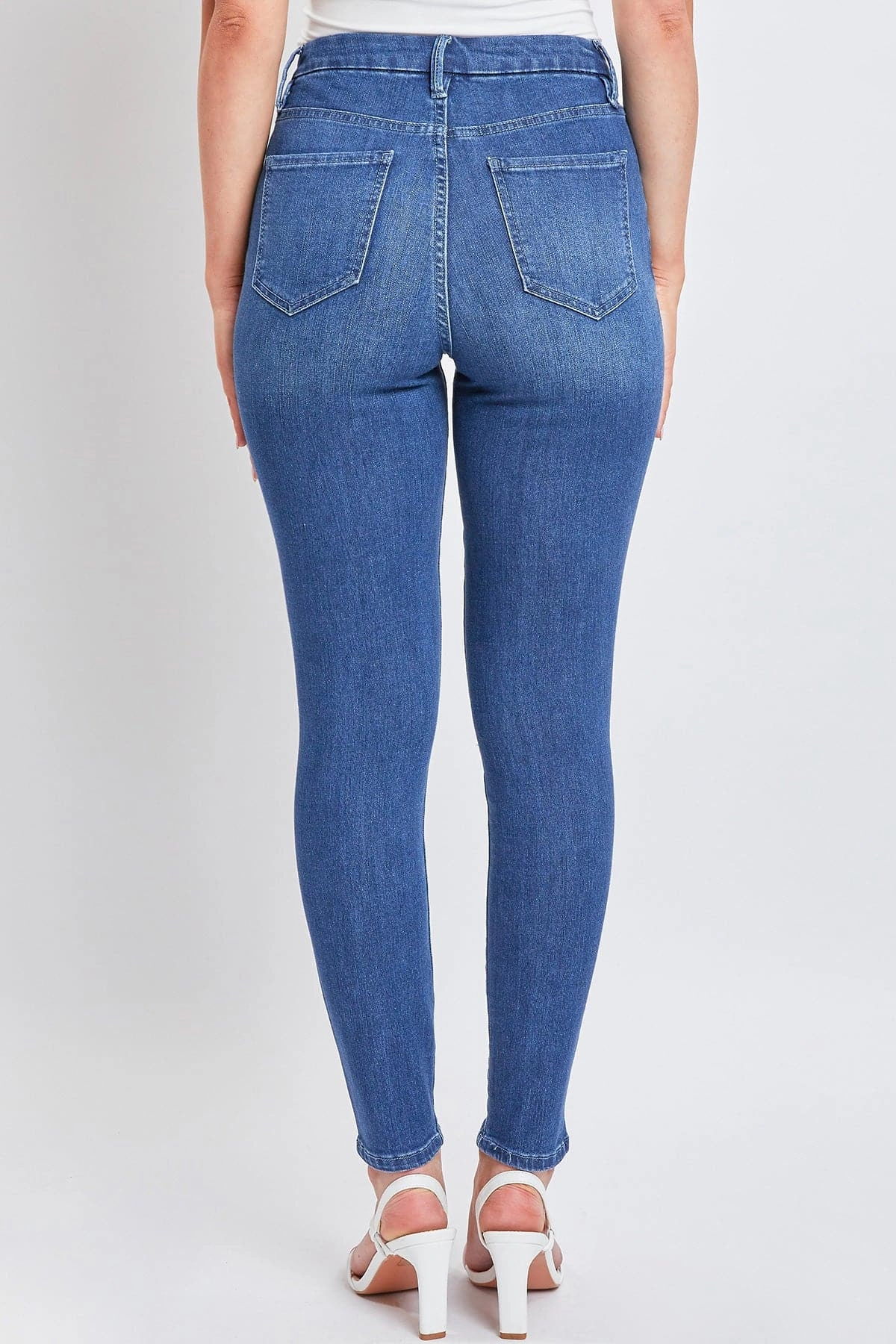 Women’s Curvy Fit  Skinny Jeans