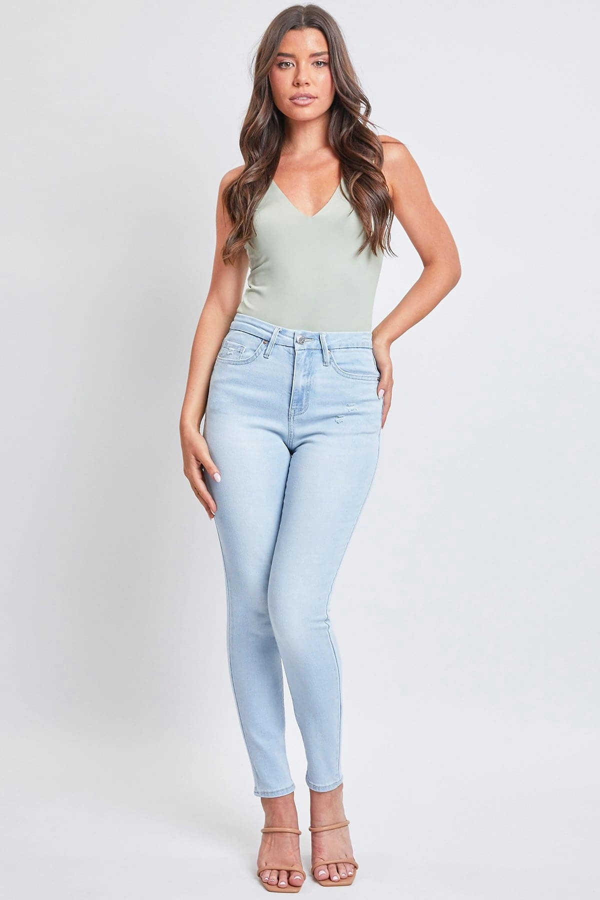 Women’s Curvy Fit  Skinny Jeans