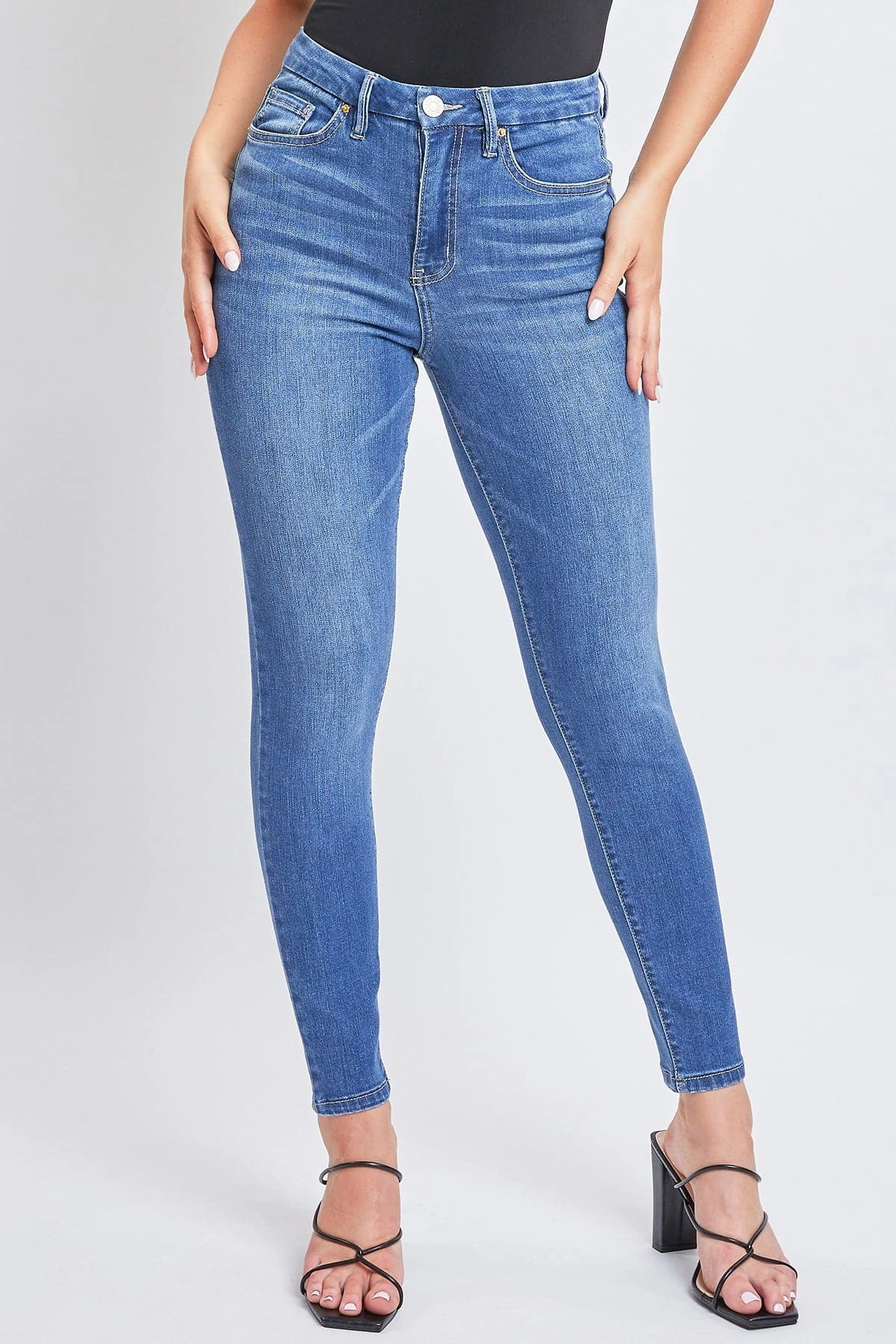 Women’s Curvy Fit  Skinny Jeans