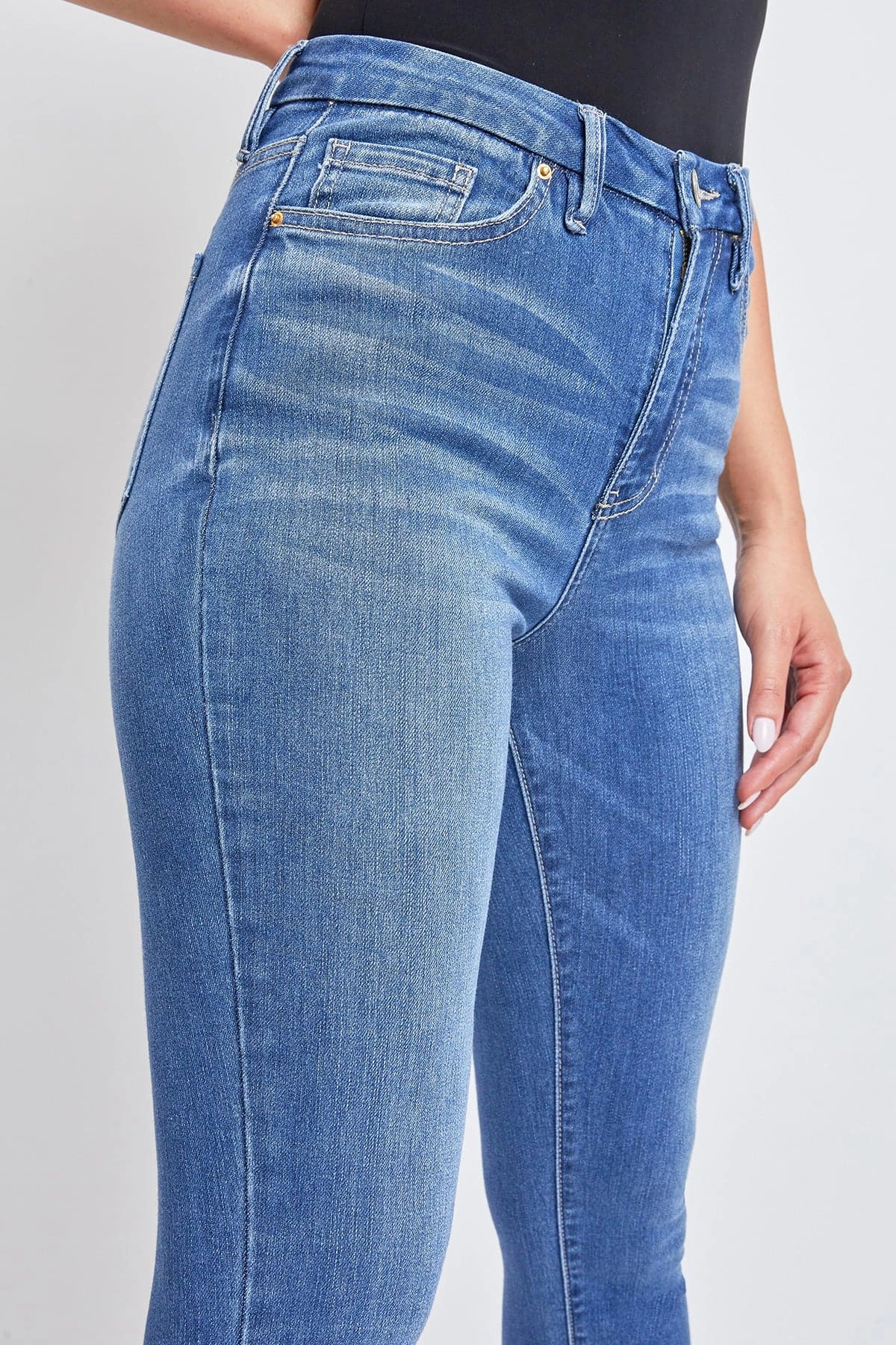 Women’s Curvy Fit  Skinny Jeans